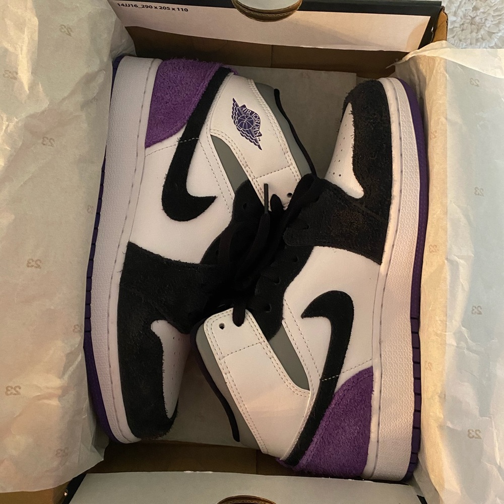 Jordan’s Women’s Jordan 1 Mid-Varsity Purple